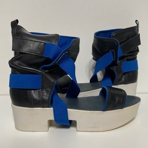 Fessura Platform Leather Sandals